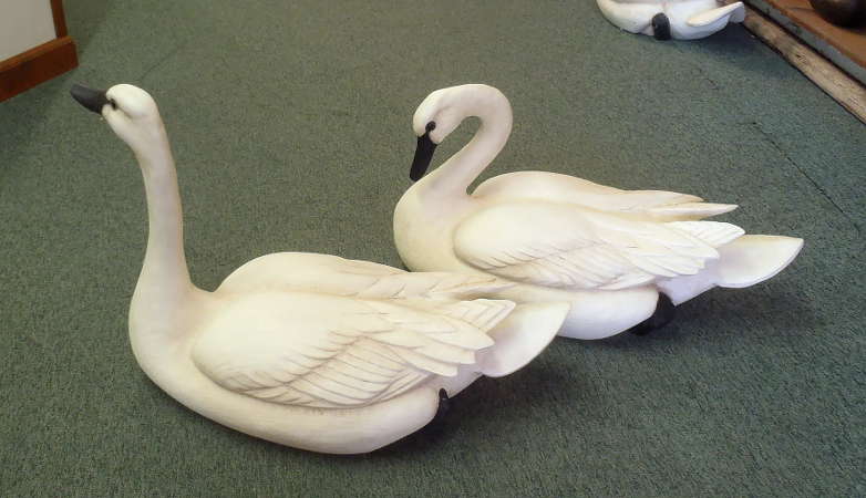 Pair of 3/4-size Swans  by Bob Moreland