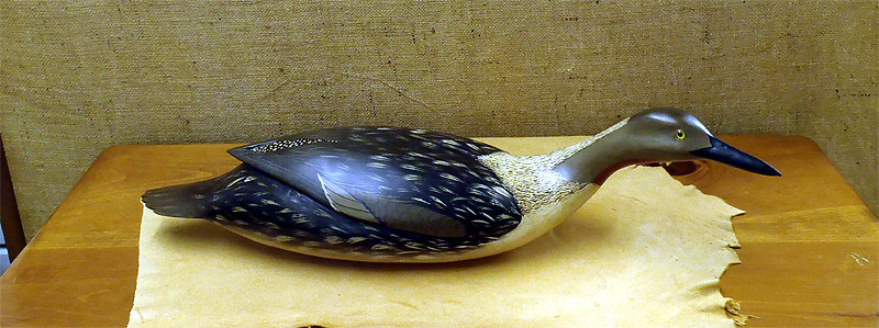 Artic Loon  - 2001 - from The Collection  -  carved by Bob White