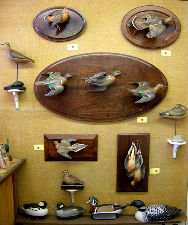 Josh Brewer Carvings at DECOYS AND WILDLIFE GALLERY